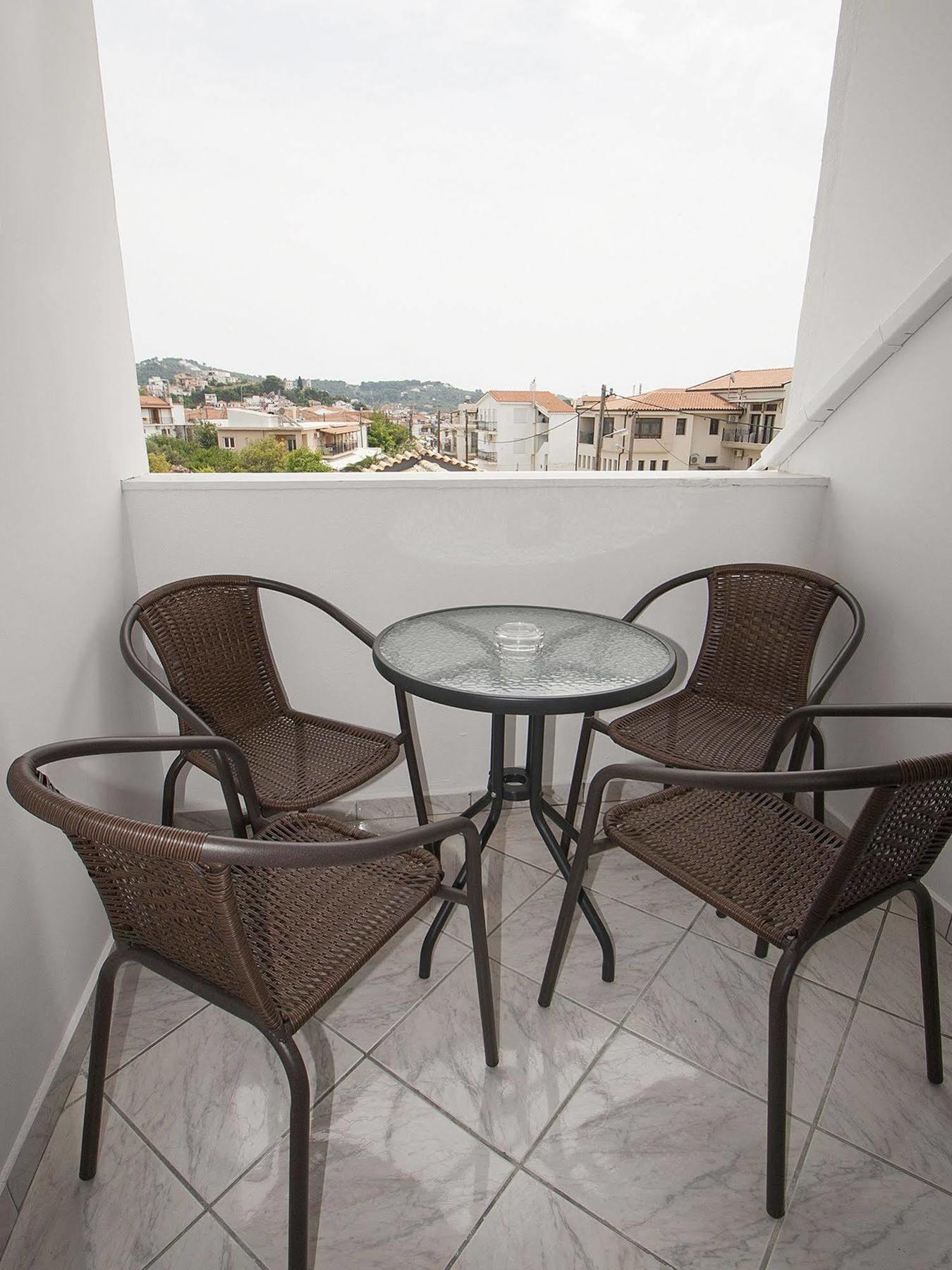 Pineapple Skiathos エクステリア 写真